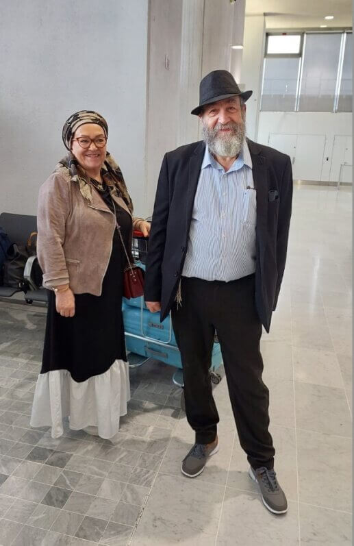 A Jewish couple making Aliyah
