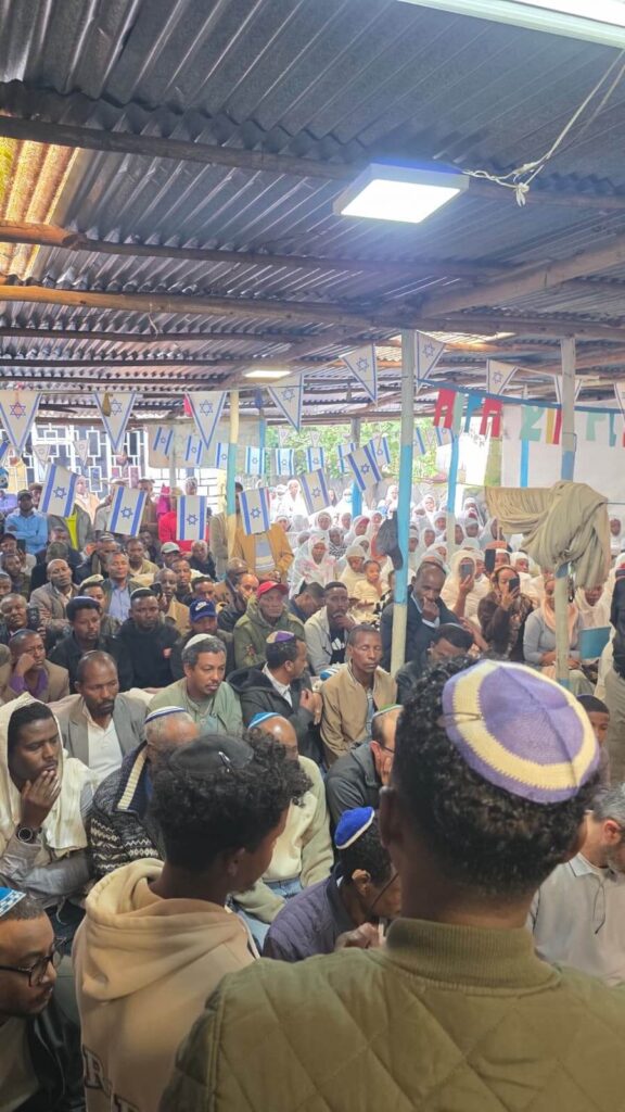 Several hundred Jews from the Tigray region listen to the Jewish Agency (JAFI) officials at the synagogue in Gondar. (Photo: JAFI)